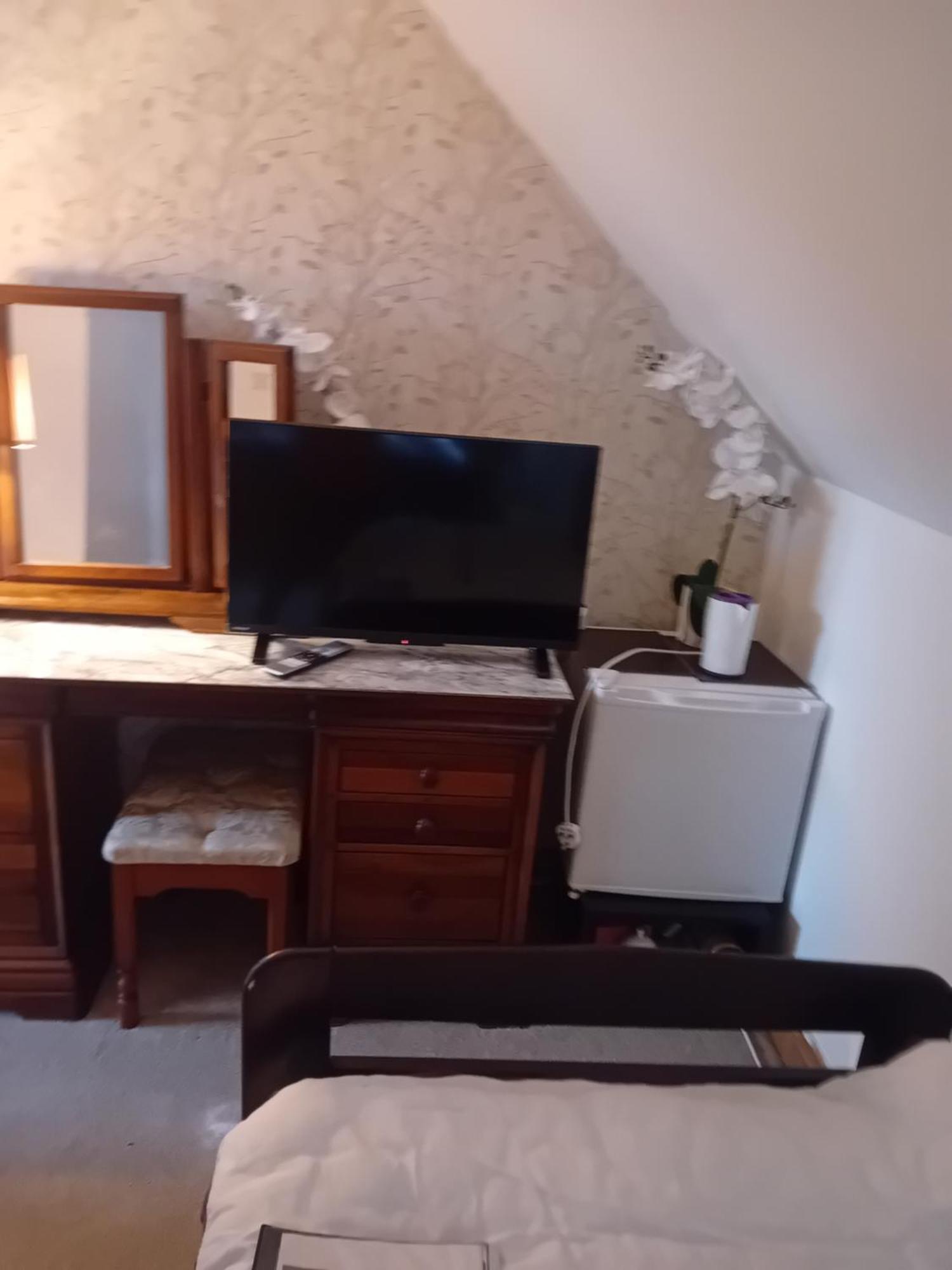 Annaswood B&B Cahir Exteriör bild