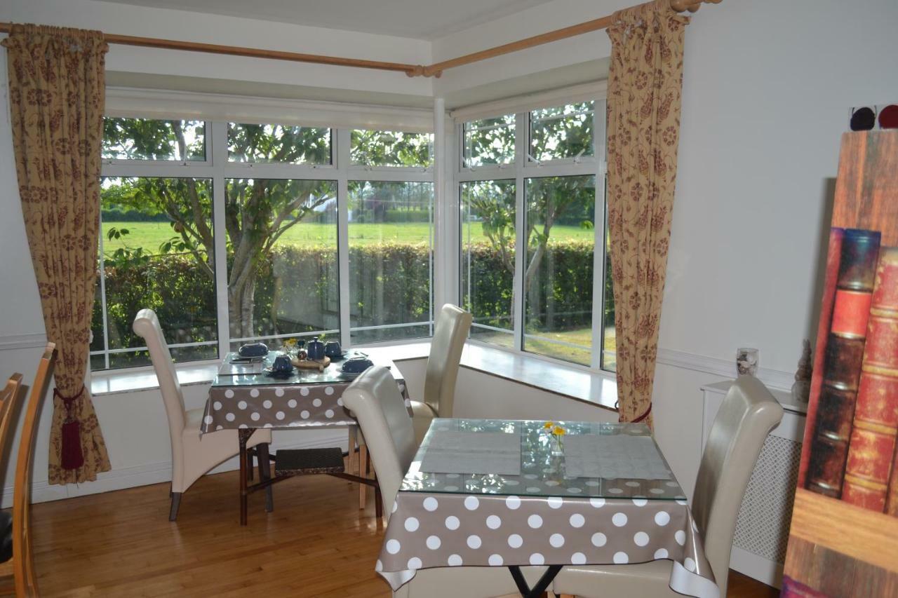 Annaswood B&B Cahir Exteriör bild